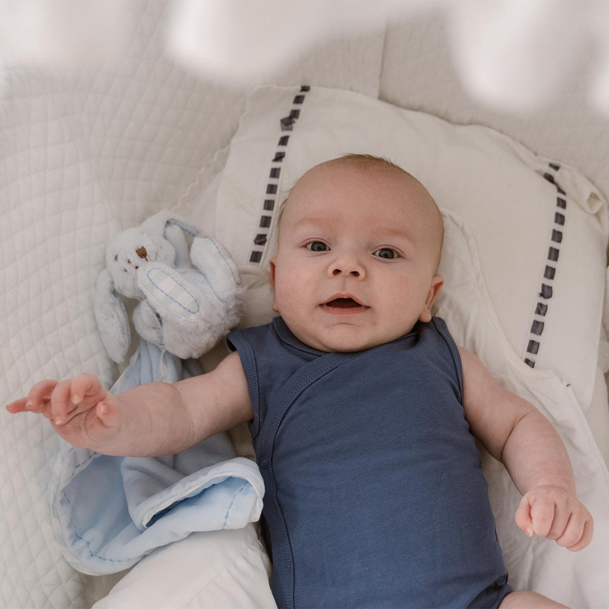 Bamboo Basics - Overslagromper zonder mouw IZZY  - Off White, Groen & Blauw