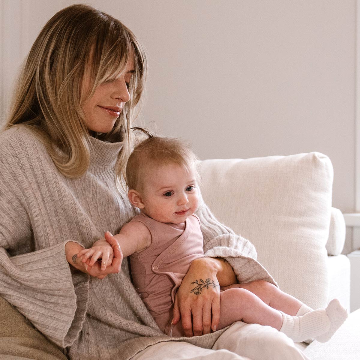 Bamboo Basics - Overslagromper zonder mouw IZZY  - Beige, Groen & Roze