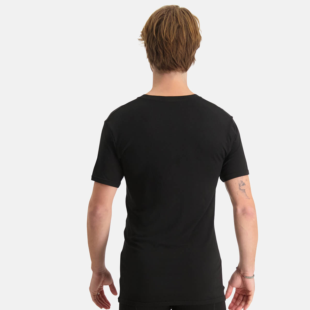Bamboo Basics - Slimfit T-Shirts Virgil diepe V-hals  - Zwart
